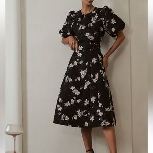 Lichi black puffy sleeve dress with flowers